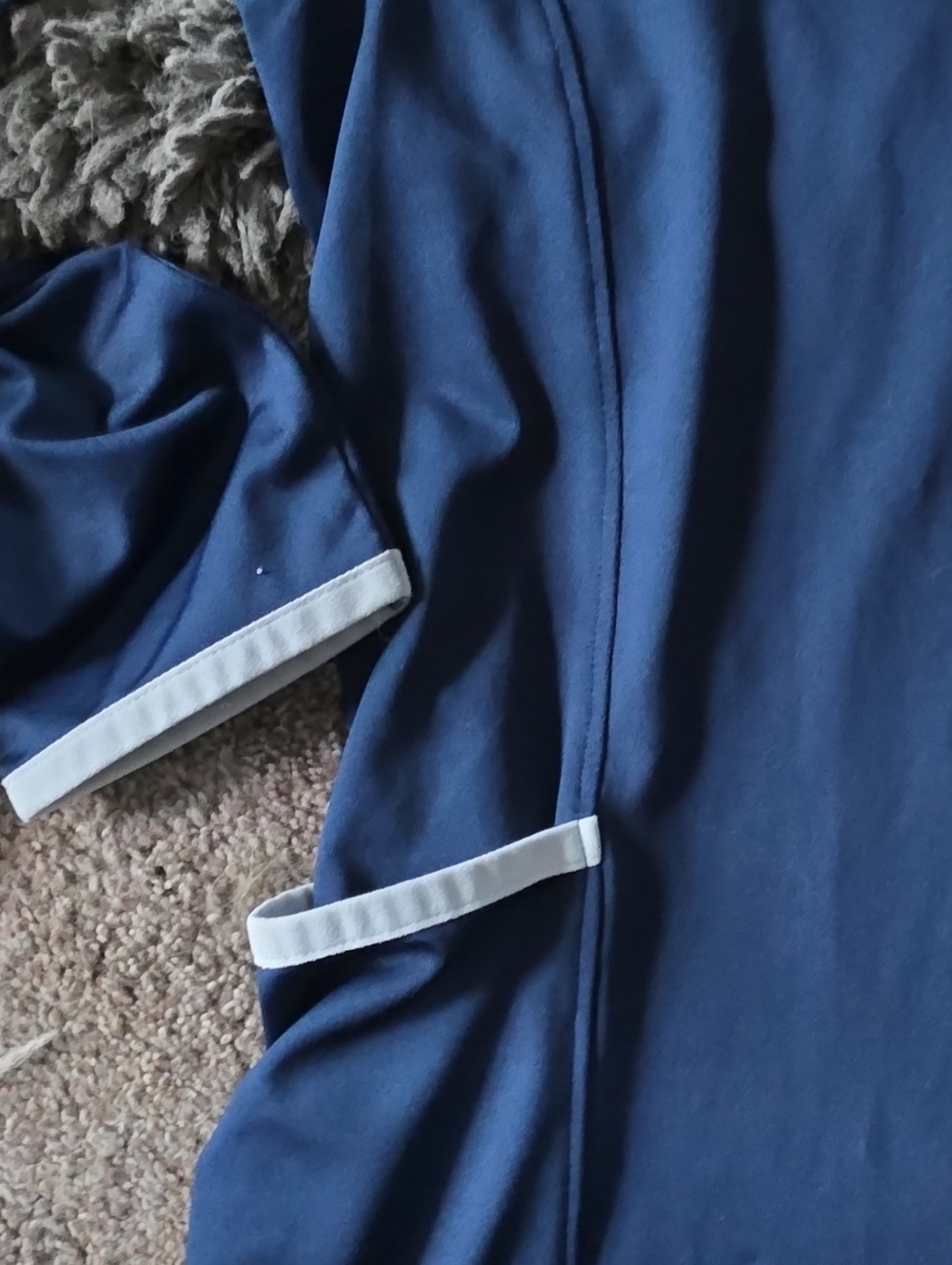 NWT Under Armour Navy Quarter-Zip Pullover with White Trim GIRLS SIZE YM. - Picture 2 of 9